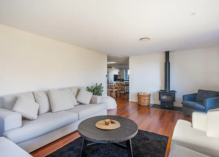 Lakeview On Landsborough