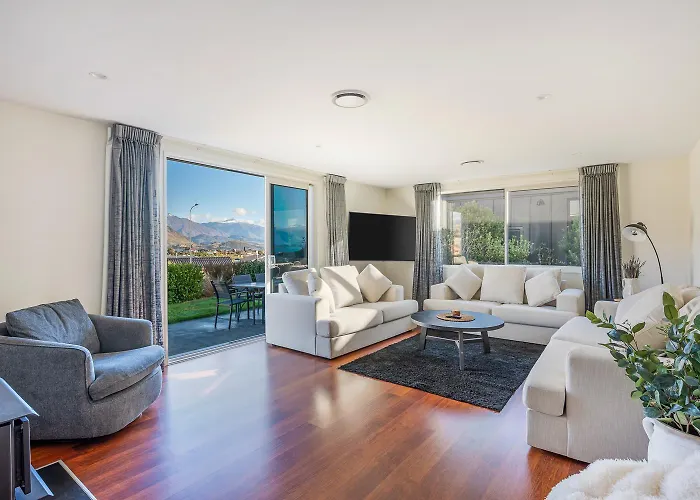 Lakeview On Landsborough